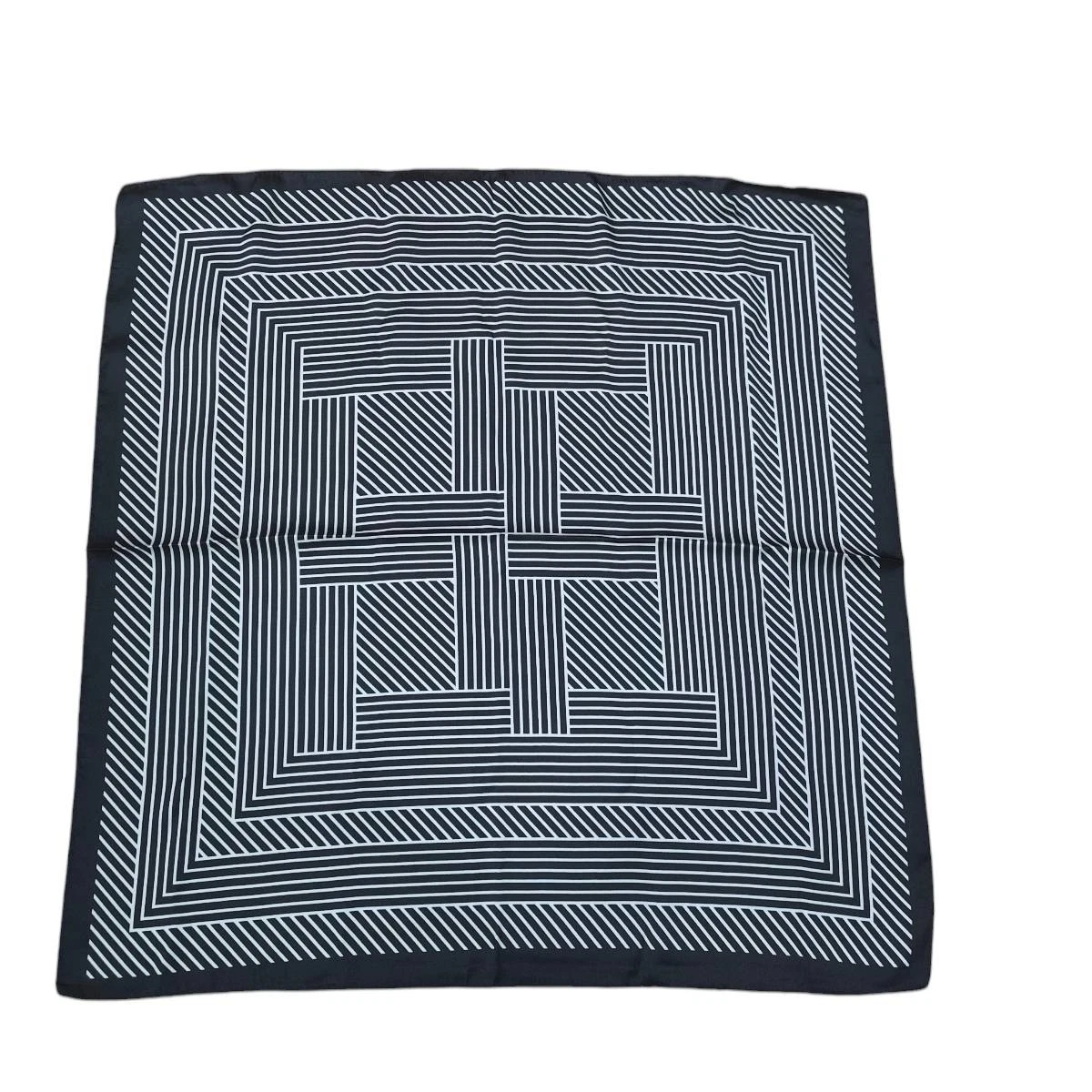 1 Pezzo 70*70cm Sciarpa Quadrata Di Seta Sottile Per Donne