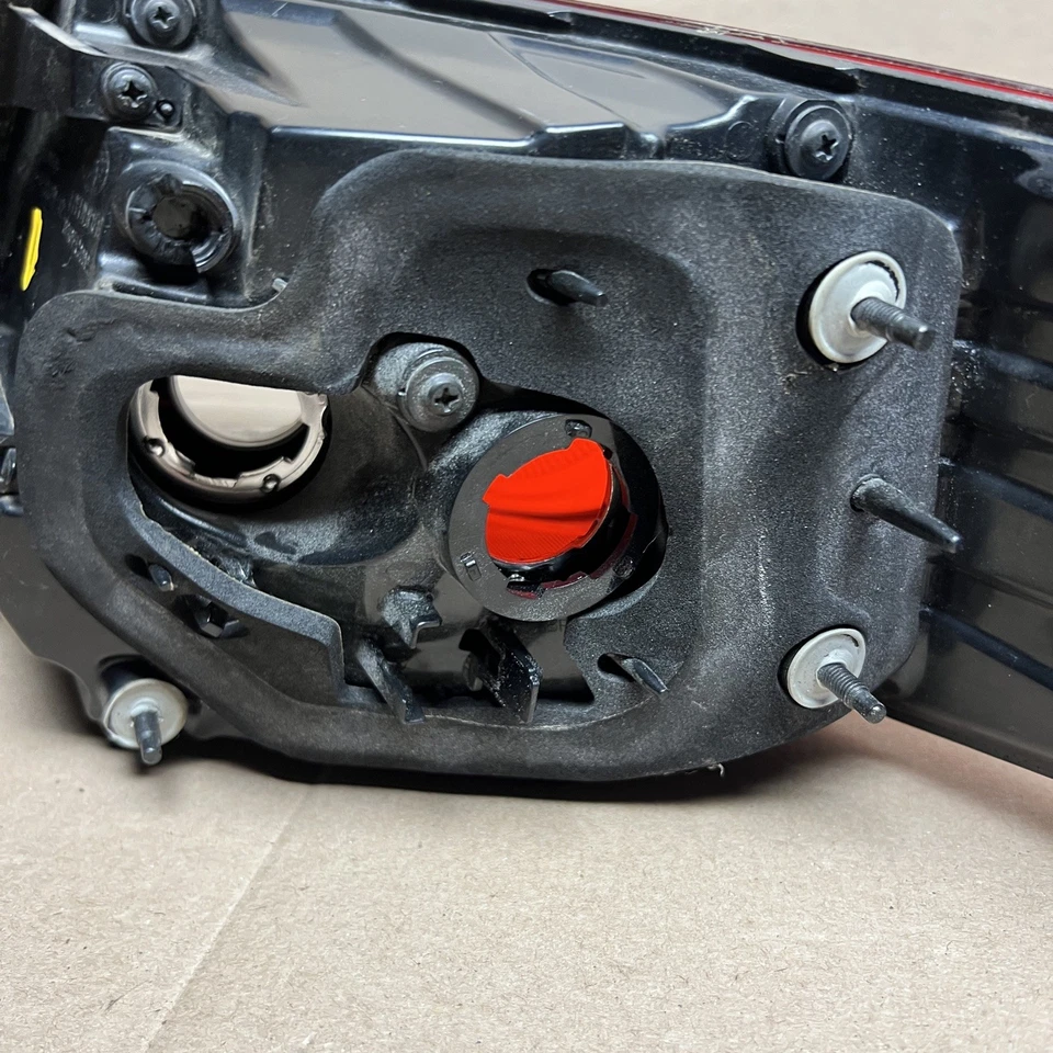 Левый светодиодный задний фонарь со стороны водителя для Hyundai Sonata 2015 2016 2017 годов выпуска оригинальный 92402-C2100 - Изображение 4 из 4