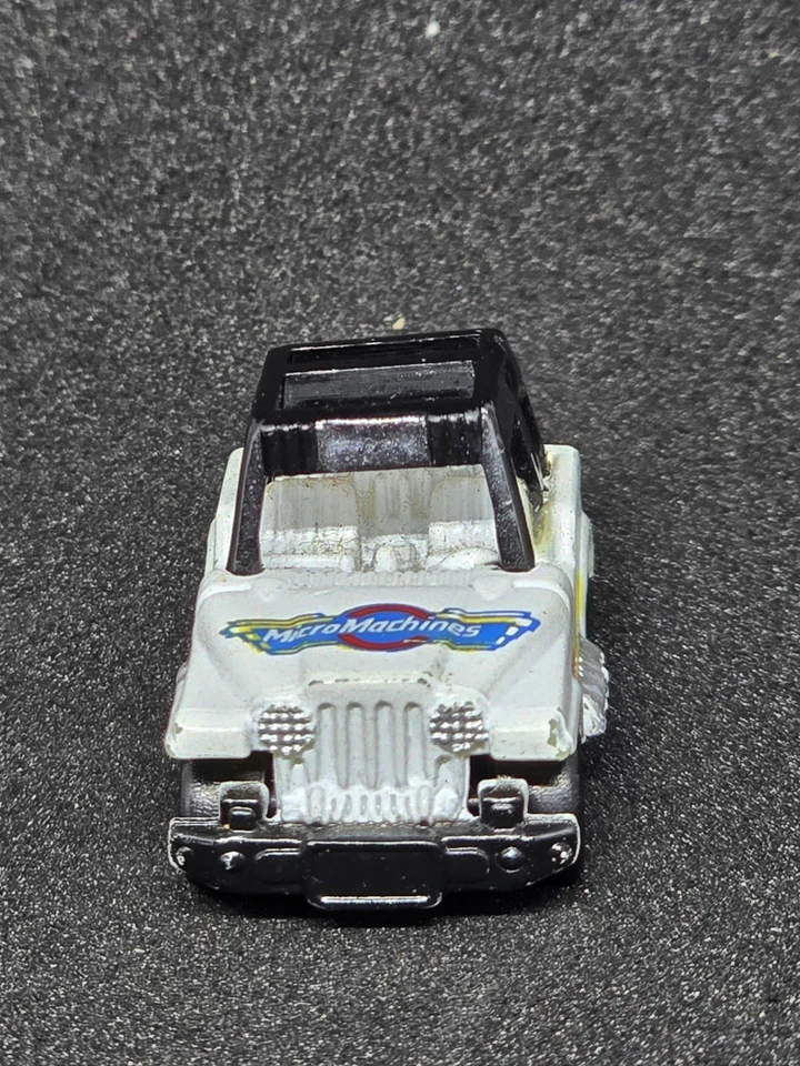 Vintage 1986 Galoob Micro Machines Mail-In Logo White Jeep - uneven Roll Bar  - Image 3 of 4