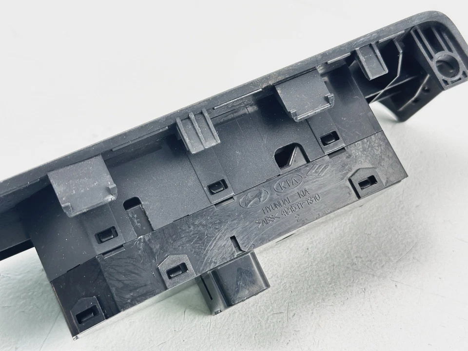 OEM Kia 2011-2017 Sportage Front Right Switch Assembly 93575-3W100WK - Image 3 of 4