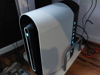 Gaming PC Alienware Aurora R10 Ryzen 9 5950X / RX 7800 XT / 32GB RAM / 1TB SSD