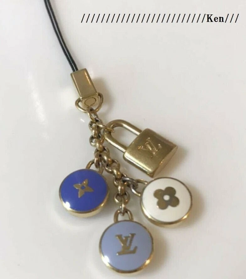 LOUIS VUITTON Strap Bag charm key holder ring chain AUTH PASTILLES PHONE LV  72