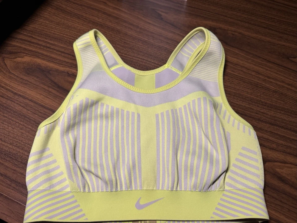 Sujetador deportivo Nike Fe/Nom Flyknit para mujer talla M soporte de luz de neón entrenamiento deportivo Foto 2 de 4
