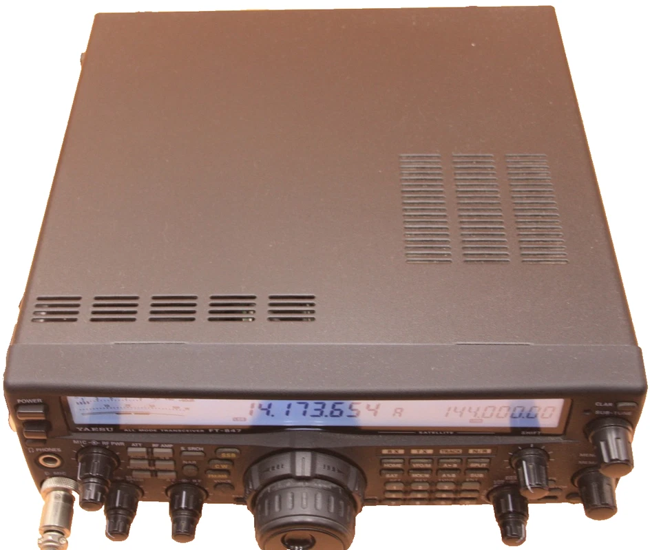 YAESU FT-847 DSP-Transceiver HF/6m/2m/70cm - Bild 4 von 4