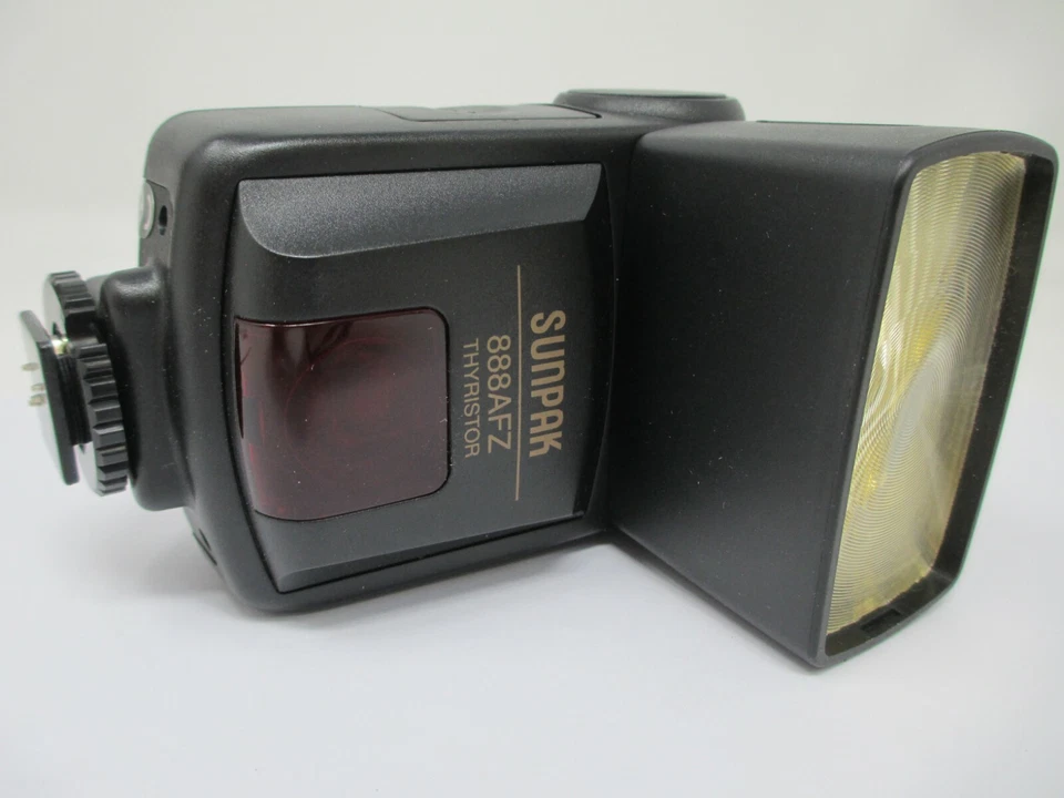 Sunpak 888 AFZ Flash For Nikon Film Cameras - Image 2 of 3