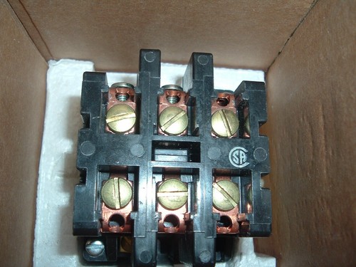 Contactor 2 nos cuadrado d propósito definido 3910 k.3 30 amp serie c - Imagen 4 de 4