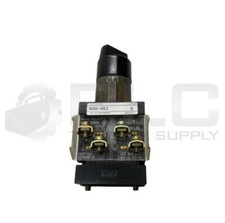 NEW ALLEN BRADLEY 800H-HK2 /B SELECTOR SWITCH W/ 800T-XA /D CONTACT BLOCK