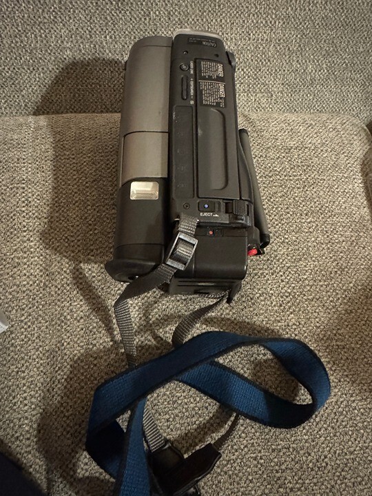 Sony Handycam CCD-TR96 Video8 Camcorder 30x Zoom – Tested