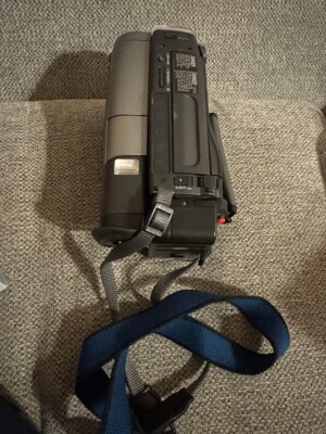 Sony Handycam CCD-TR96 Video8 Camcorder 30x Zoom – Tested