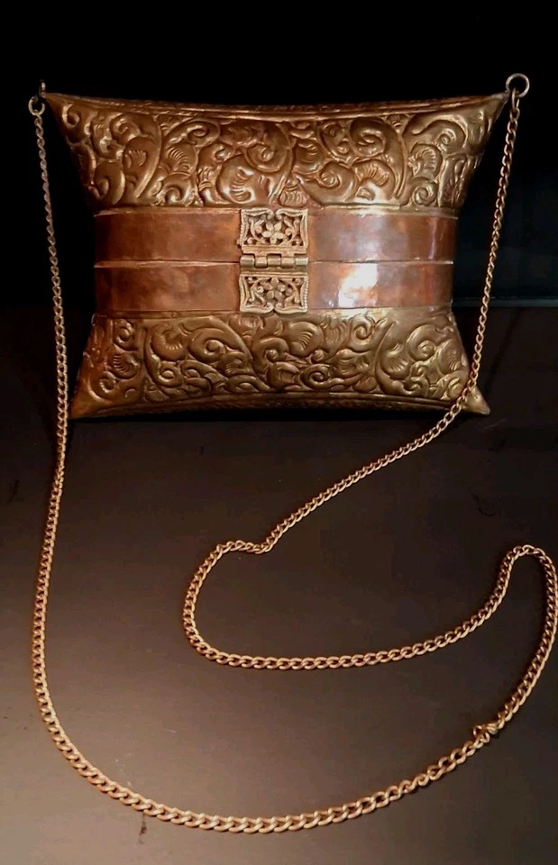 1920s Era Copper and Brass Pillow Purse, Purple Velvet Lined - Image 2 of 4