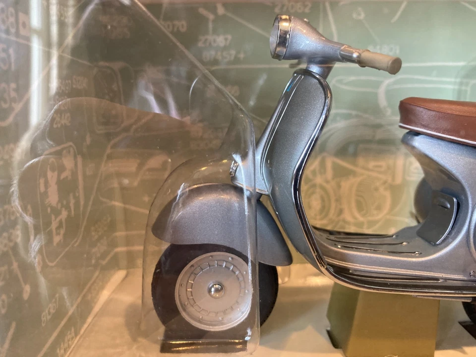 RARE SCOOTER VESPA GS150 1/12 AUTOART - Photo 3/4