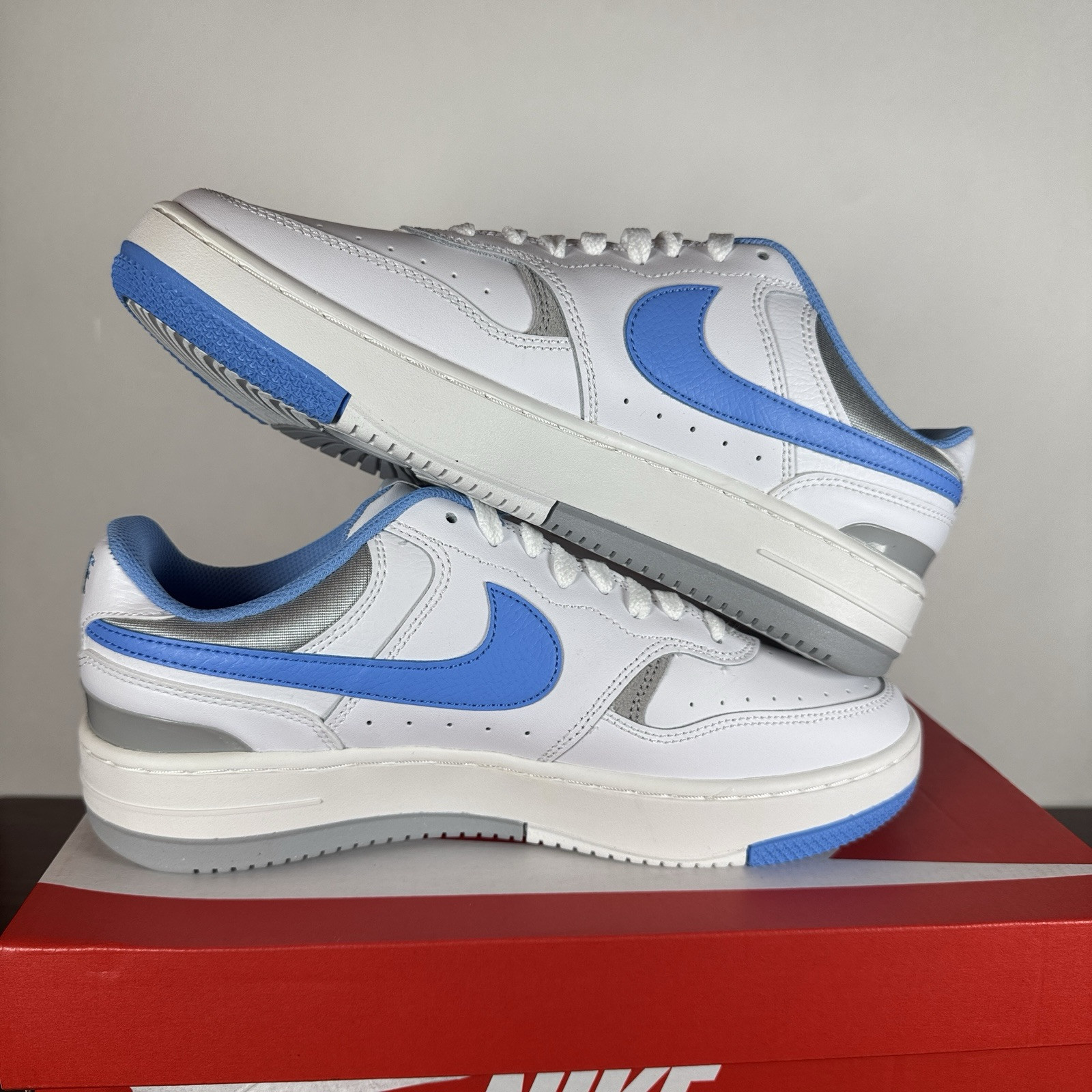 Nike Gamma Force Low University Blue White Sneakers Womens 9.5-11 image 6