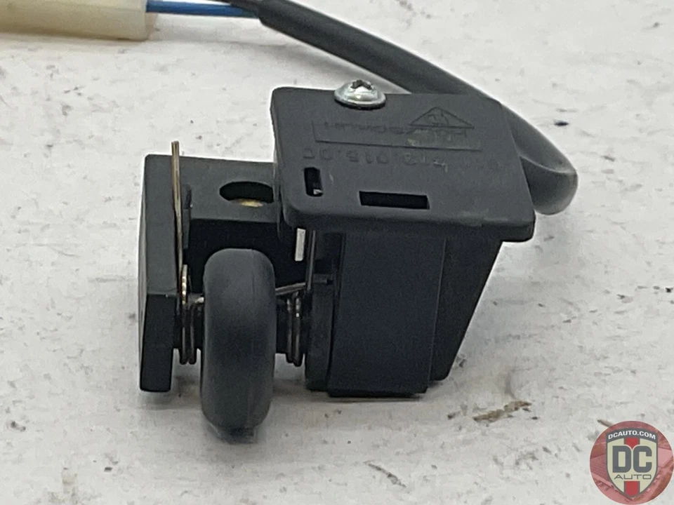 Interruptor de bloqueo superior izquierdo Porsche 911 Carrera 964 993 1984-1998 91161301500 133870 Foto 3 de 4