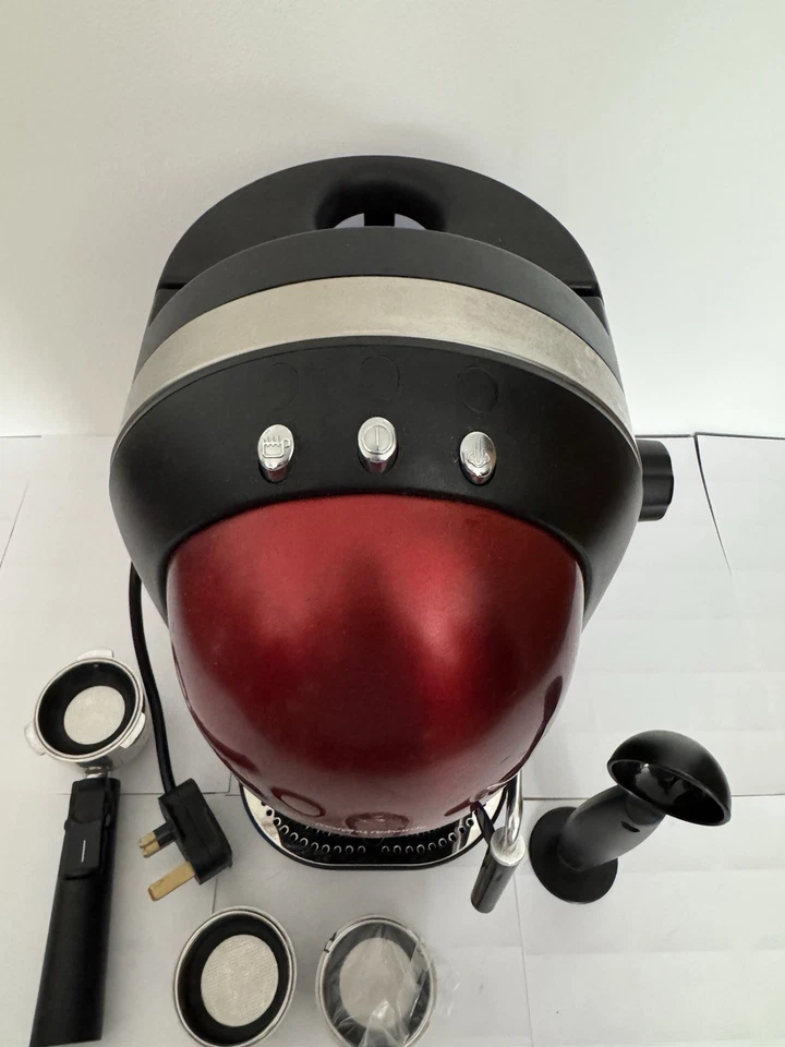 Máquina de café espresso Morphy Richards #172002 Meno con bandeja de goteo y accesorios. Foto 3 de 4