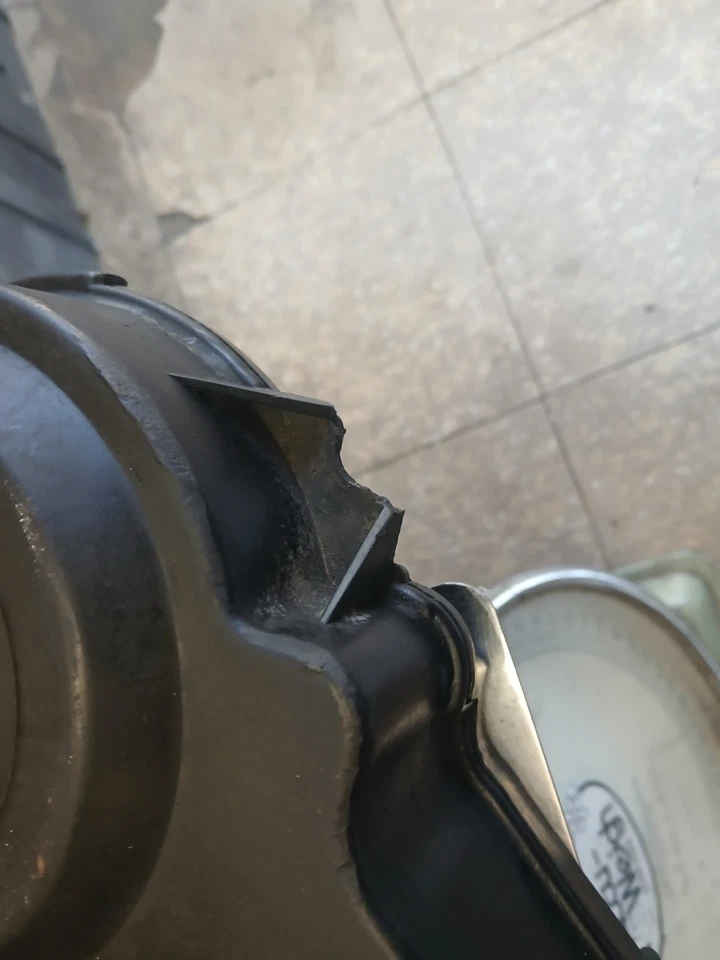 Cubierta superior de correa de distribución camioneta Toyota 1988-1992 4Runner V6 3.0 3VZ-E DEFECTOS Foto 4 de 4