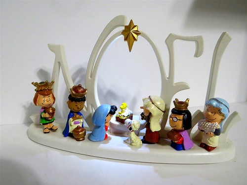 SNOOPY PEANUTS CHARLIE BROWN KURT ADLER CHRISTMAS HOLIDAY FIGURE FIGURINE