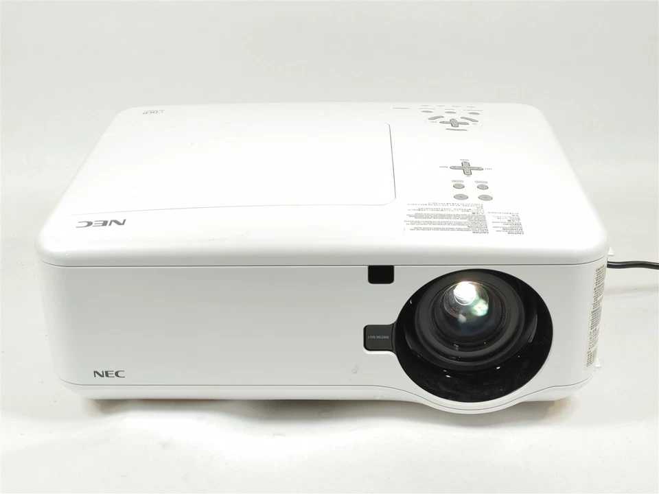 NEC NP4001 DLP HD Widescreen Projector w/ Lens, Lamp Hours = 940 / 678 - Image 2 of 4