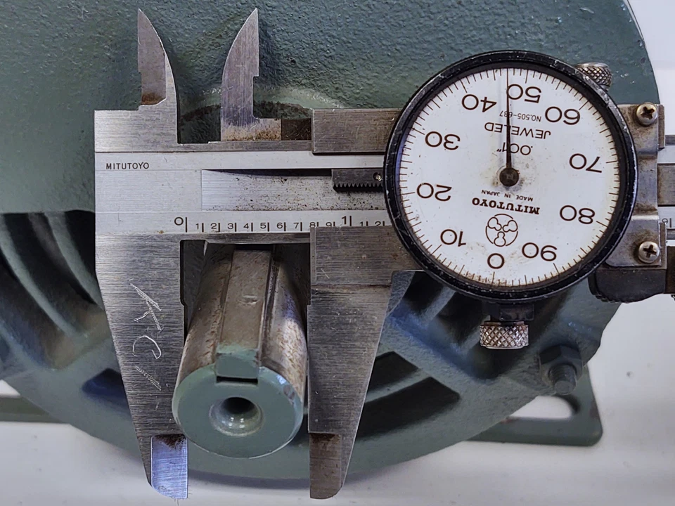 Motor de inducción Hitachi EFOUP 71-1322 90633951 220 V 3,8 A 1710 RPM Foto 4 de 4