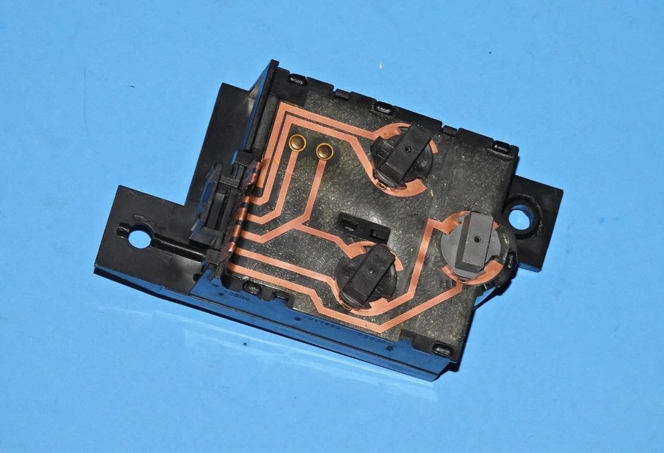 Interruptor de control de crucero Cadillac Deville Fleetwood Brougham 1979-92 OEM Foto 3 de 4