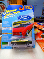 Johnny Lightning Classic Gold Collection 1968 Ford Fairlane Torino Convertible