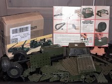 MECCANO Mecakit Camion Militaire lot de pièces et plaques métal avec roues
