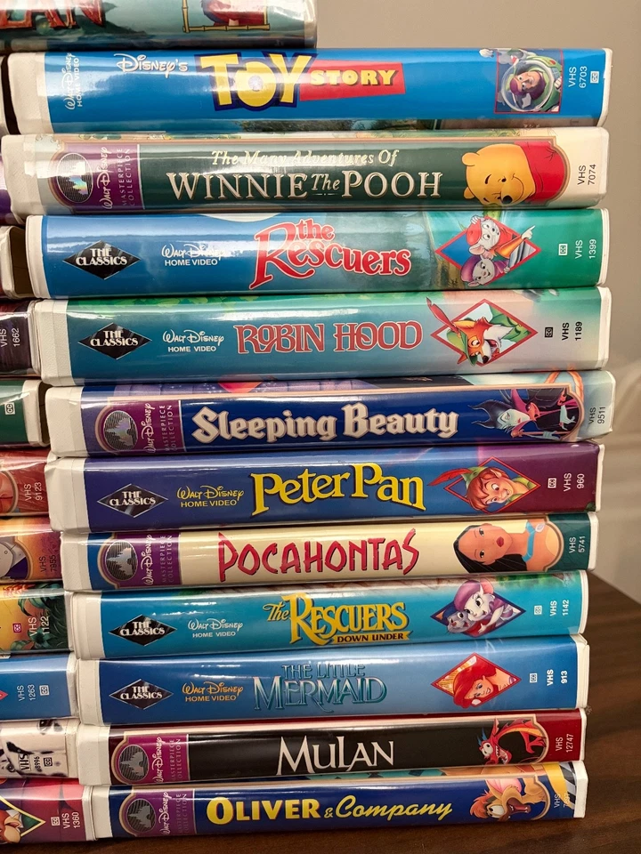 Lot of 23 Disney Classic & Black Diamond VHS Tapes With Cases - Image 2 of 3