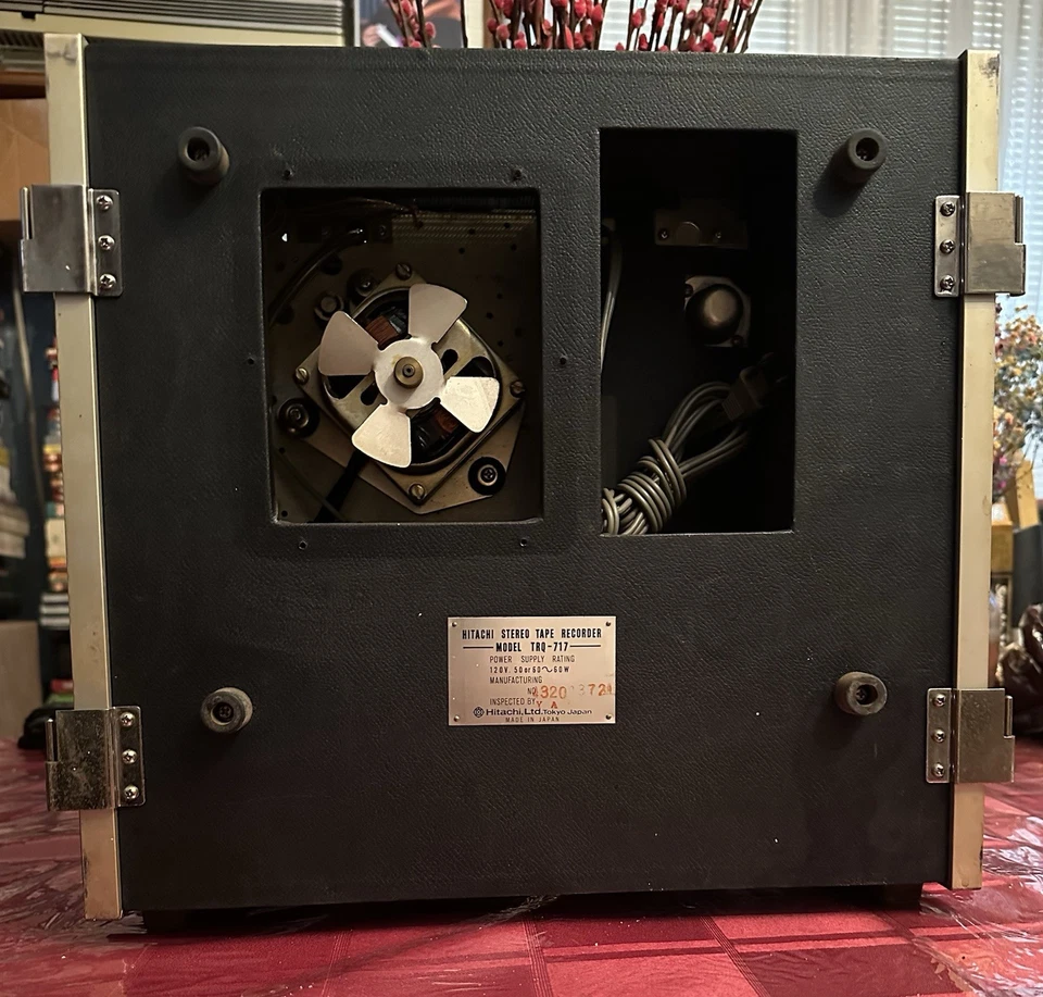 Hitachi TRQ-717 carretel a carretel estado sólido 4 faixas estéreo precisa de manutenção como está - Imagem 3 de 4