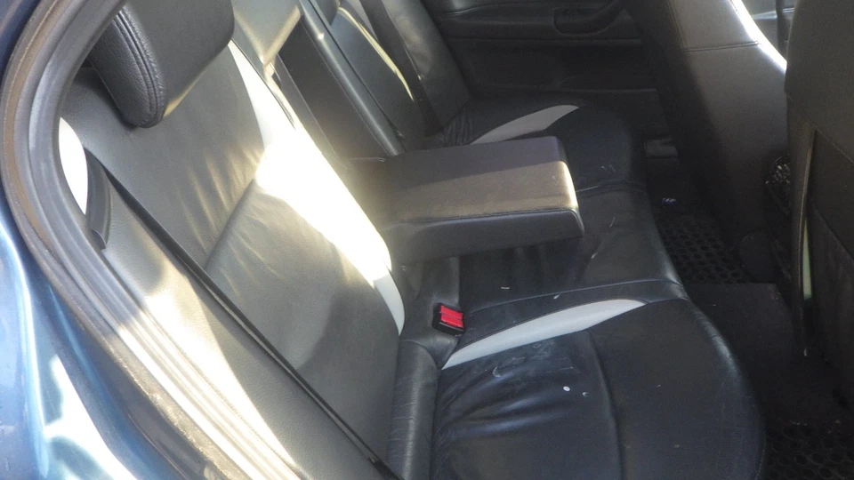 Saab 9-3 set of leather seats and door cards heated black 4dr saloon 2008 - Image 4 of 4