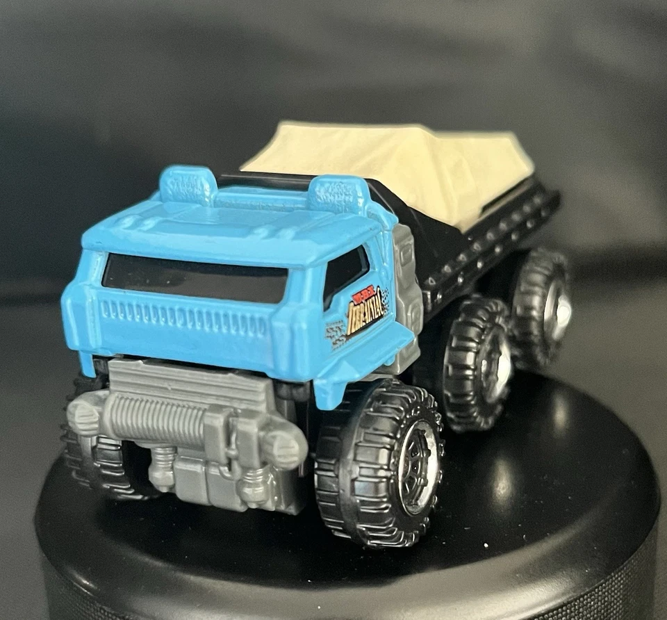 Matchbox Terrainiac MBX Explorer Truck 🔵Blue BDV75 2014 1:64 Mattel Diecast Toy - Image 3 of 4