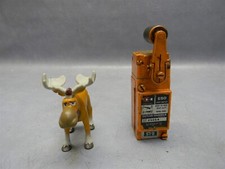 Cutler Hammer E50SA Limit Switch with E50DR1 Head Nylon Roller Lever