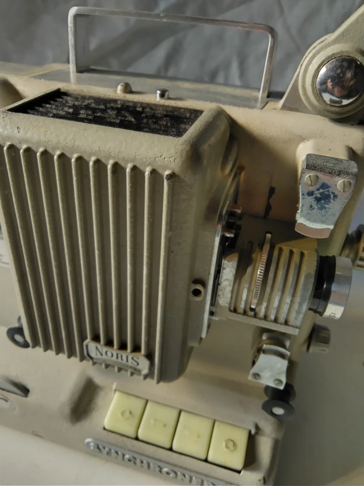 ANCIEN PROJECTEUR CINEMA NORIS SYNCHRONER 100 - Photo 3/4
