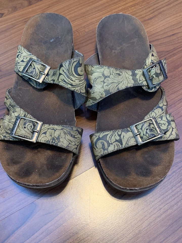 Sandalias sin cordones Bearpaw para mujer marrón y tostado de dos correas talla 9 parte inferior de goma Foto 2 de 4