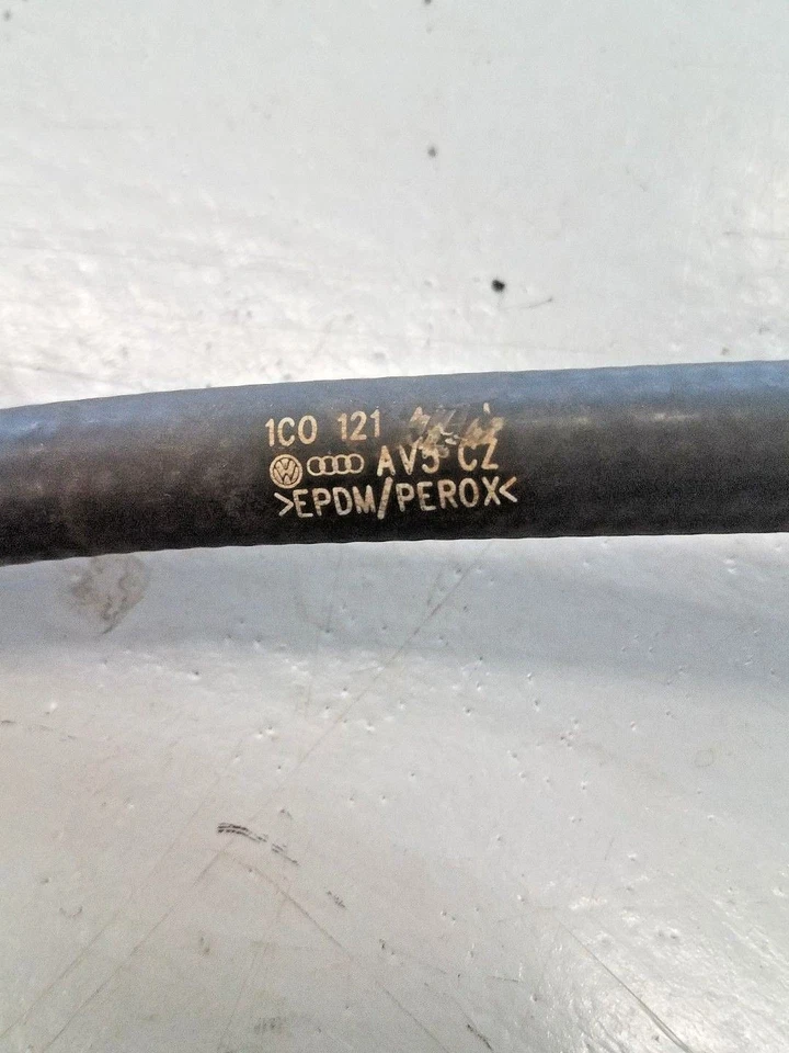 2006-2010 大众啤酒 2.5L 冷水储藏软管 原始设备制造商 — 第 2/4 张图片