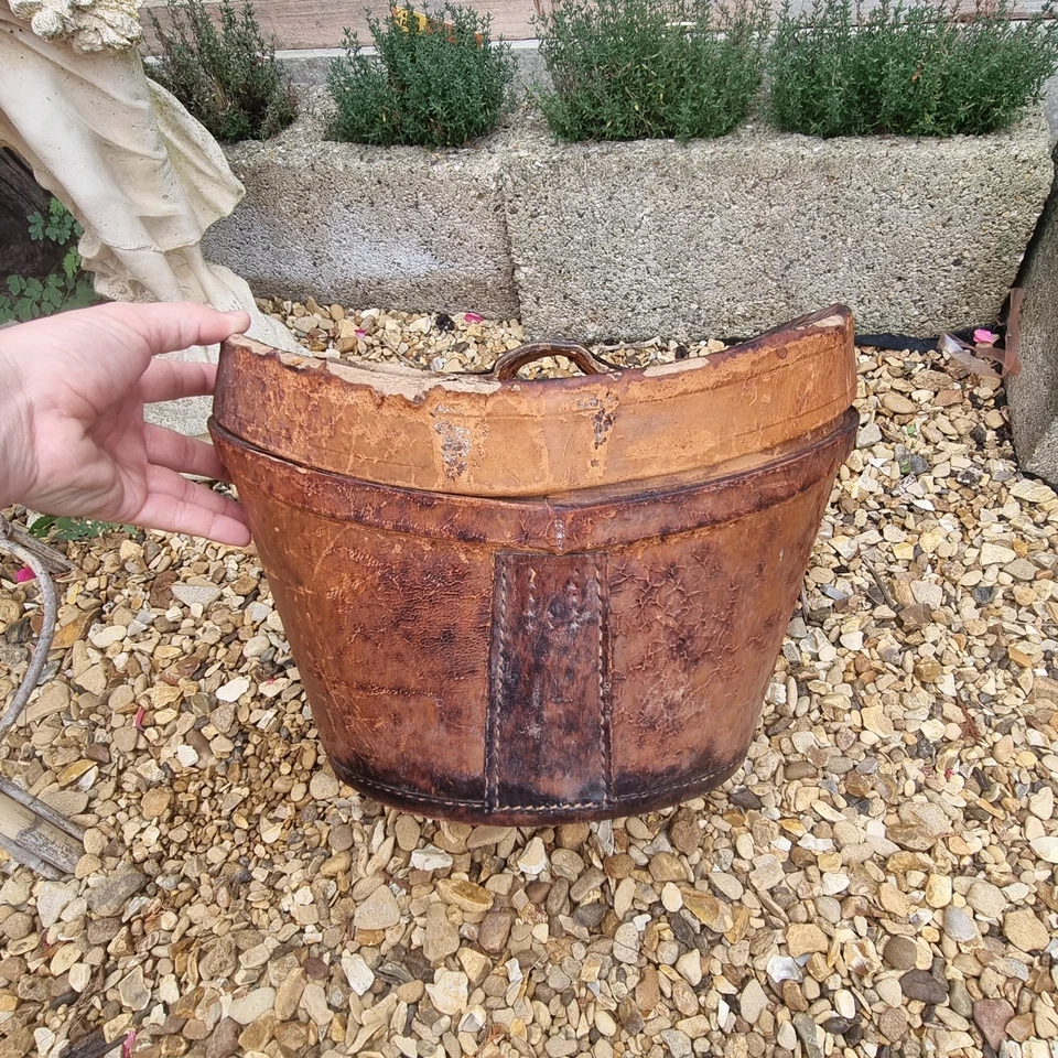 Antique GA Dunn & Co. London Silk Top Hat with Leather Hat Box, Gloves & Brush - Image 4 of 4