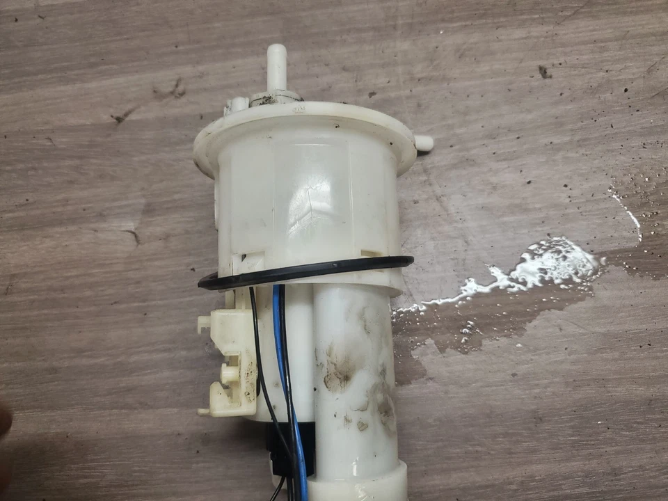 Yamaha YZF-R1 2005 YZFR1 YZF bomba de combustible Foto 4 de 4