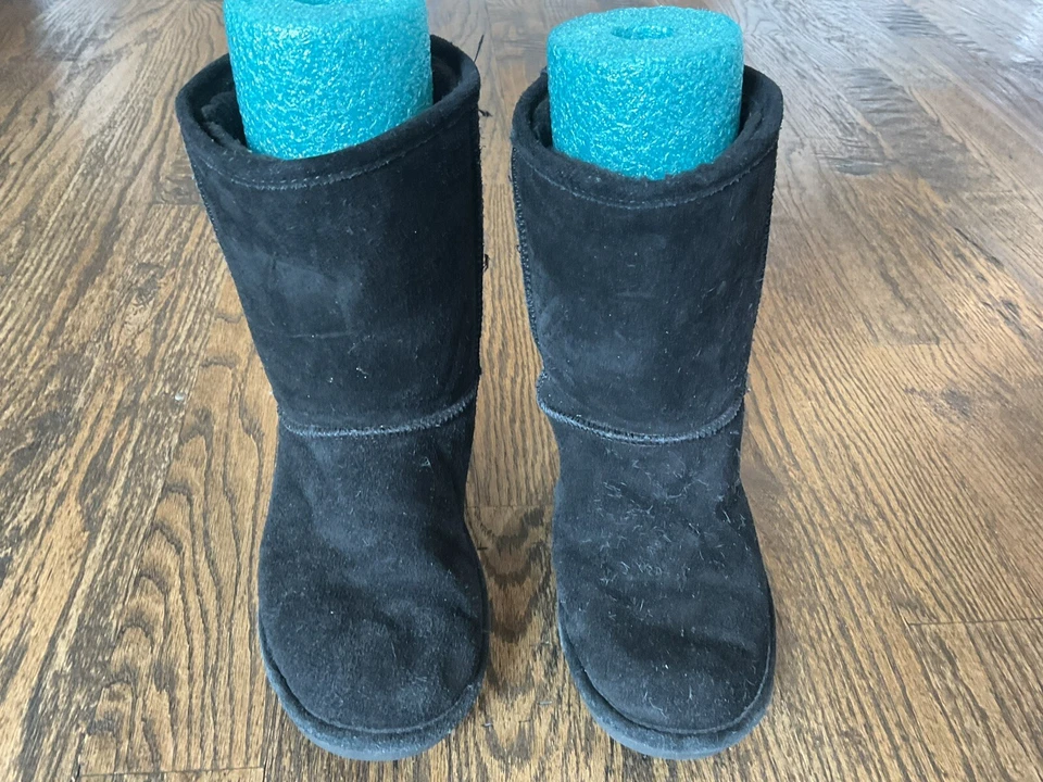 Bearpaw Elle Short Boot Black Fur Lined Pull On Winter Boots Women's US Size 9 - Image 3 of 4