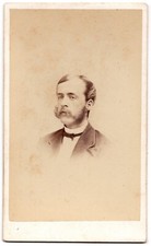 ANTIQUE CDV CIRCA 1870s INGRAHAM HANDSOME BEARDED MAN IN SUIT NORTHAMPTON MASS.