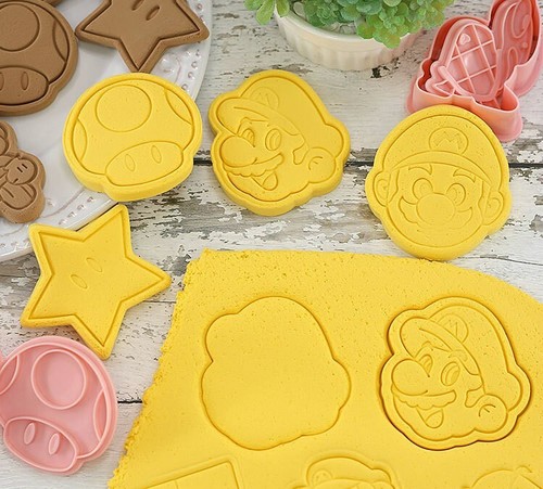JUEGO/8 CORTADORES DE GALLETAS SUPER MARIO BROS LUIGI Juego de moldes para estampillas para hornear SAPO Luma NUEVO - Imagen 4 de 7