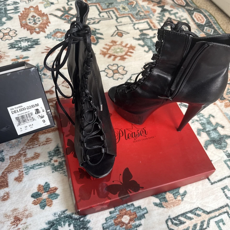 Pleaser Botas de Tacón Negras con Cordones 6” para Mujer 9 con Caja, Poco Usadas Buen Estado Foto 3 de 4