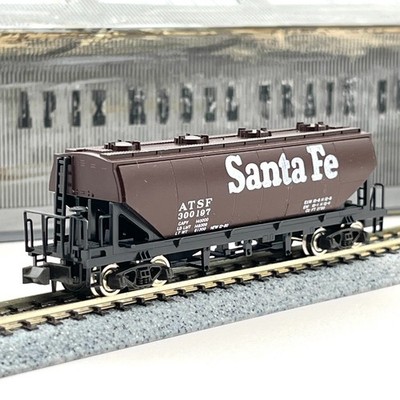 Kato N Scale Santa Fe 2 Bay Hoki 2200 Covered Hopper ATSF 300197