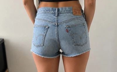 Short 501 Levi’s Bleu clair W28 - Photo 1/4