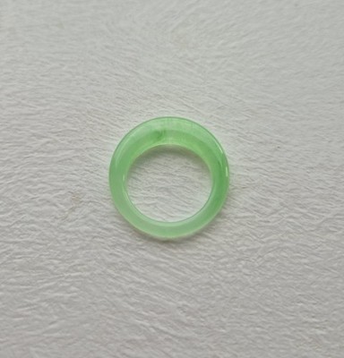 Trendiger Ring aus grünem Glas / Harz - minimalistischer ästhetischer Schmuck