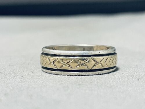 MAGNIFICENT VINTAGE NAVAJO STERLING SILVER AND 14K GOLD RING SIGNED BRUCE MORGAN - Picture 2 of 9