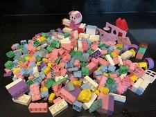 Legos (pink) Aprox 400 Pieces Mixed Set