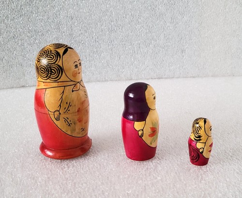 Vintage 1970s Nesting Doll 3 Pcs. USSR Soviet Russia Beriozka Wood Hand Painted - Picture 2 of 11
