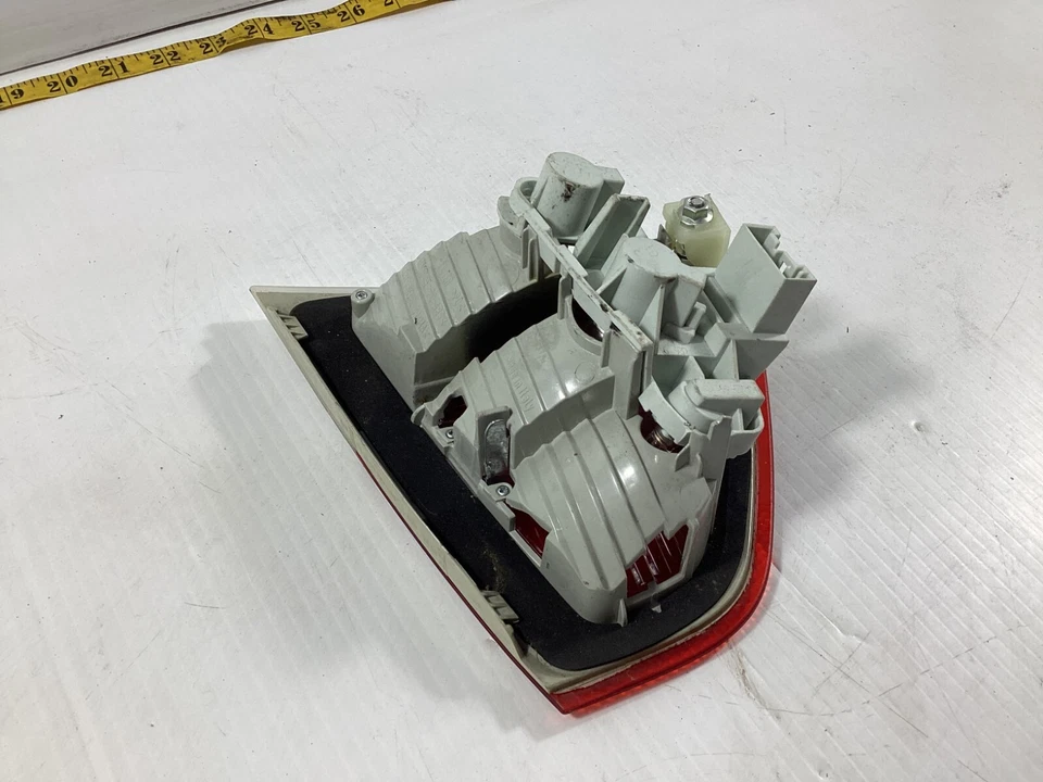 2006-2008 BMW 330 XI Rear Right Tail Lamp Part Number - 166-50238R OEM . - Image 4 of 4