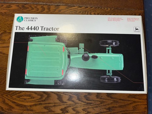 JOHN DEERE 4440 Tractor Precision Classics #17 ERTL in 1/16 SCALE AGE 14+ NIB - Picture 6 of 10
