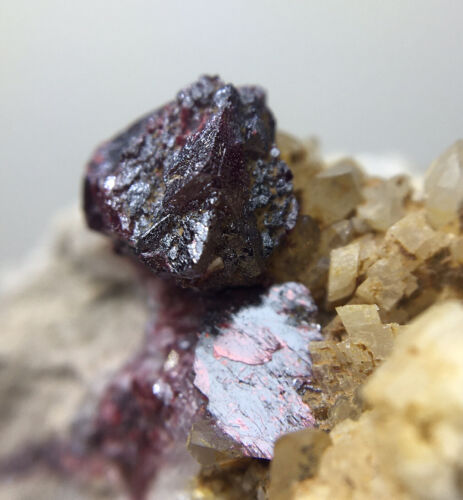 99 g spécimen de cinabre et dolomite extrait au Hunan Chine - Photo 1/6