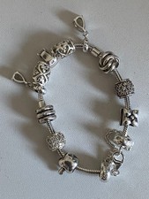 Pandora Moments Armband mit Sicherheitskette & 11 Charms