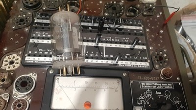 QQE06/40 VALVO TUBE n1237
